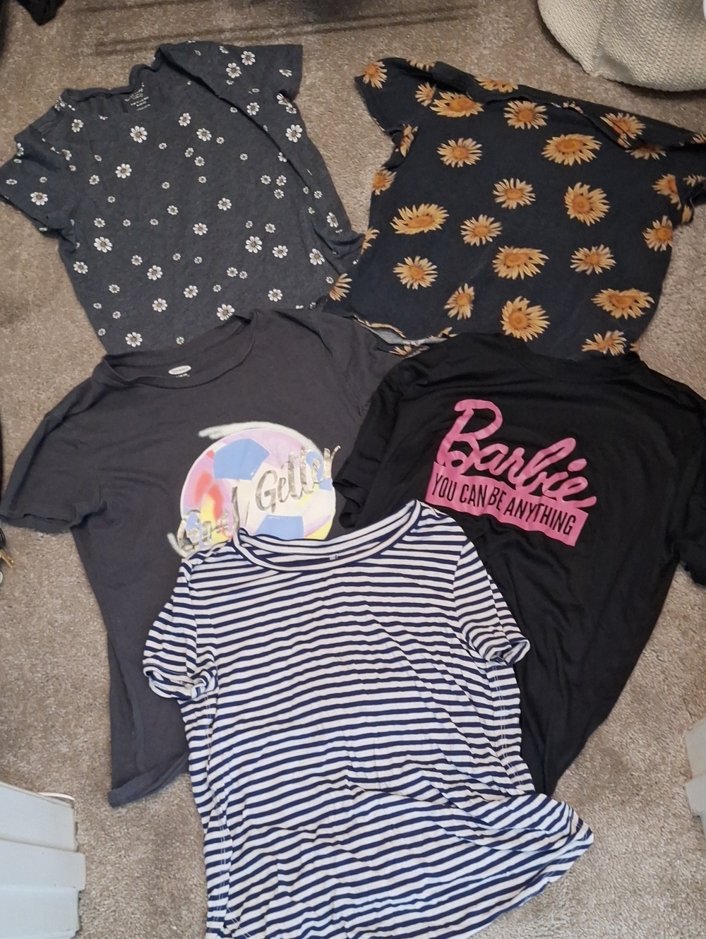 Old Navy Dark Gray Floral Daisy Graphic Tee And Lots Of Others Size Y10